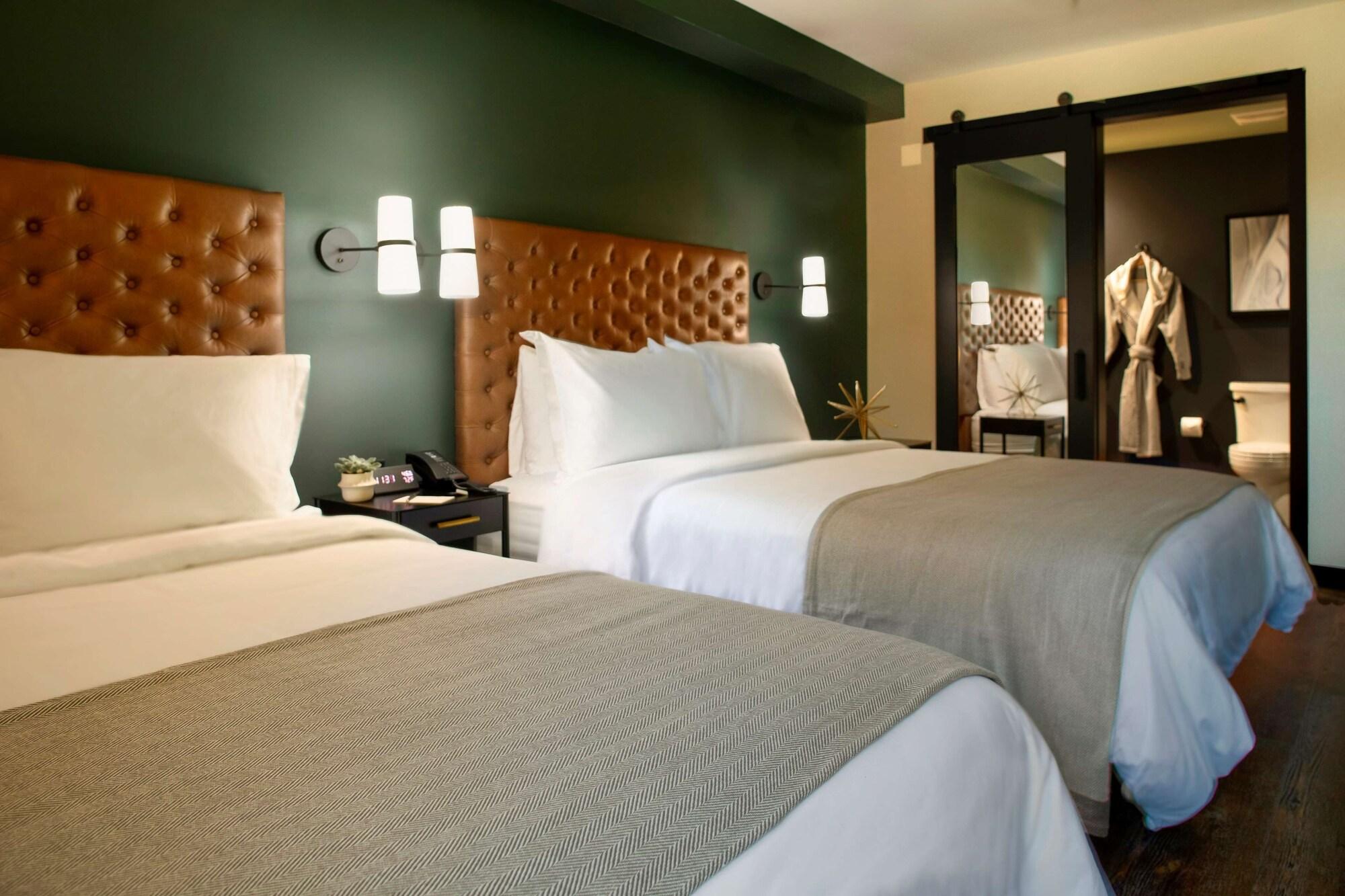 The Lloyd Stamford, Tapestry Collection By Hilton Hotell Exteriör bild