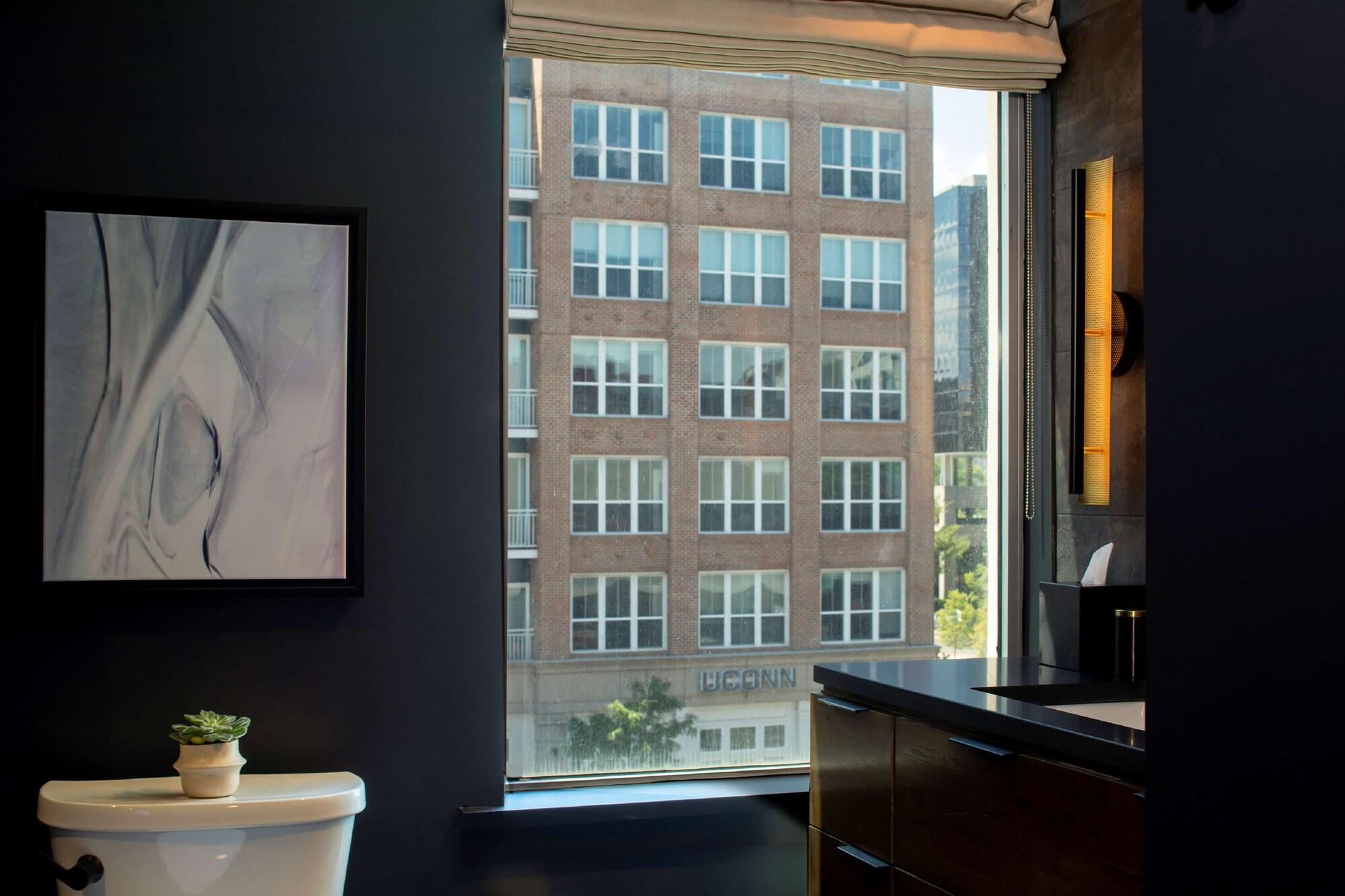 The Lloyd Stamford, Tapestry Collection By Hilton Hotell Exteriör bild
