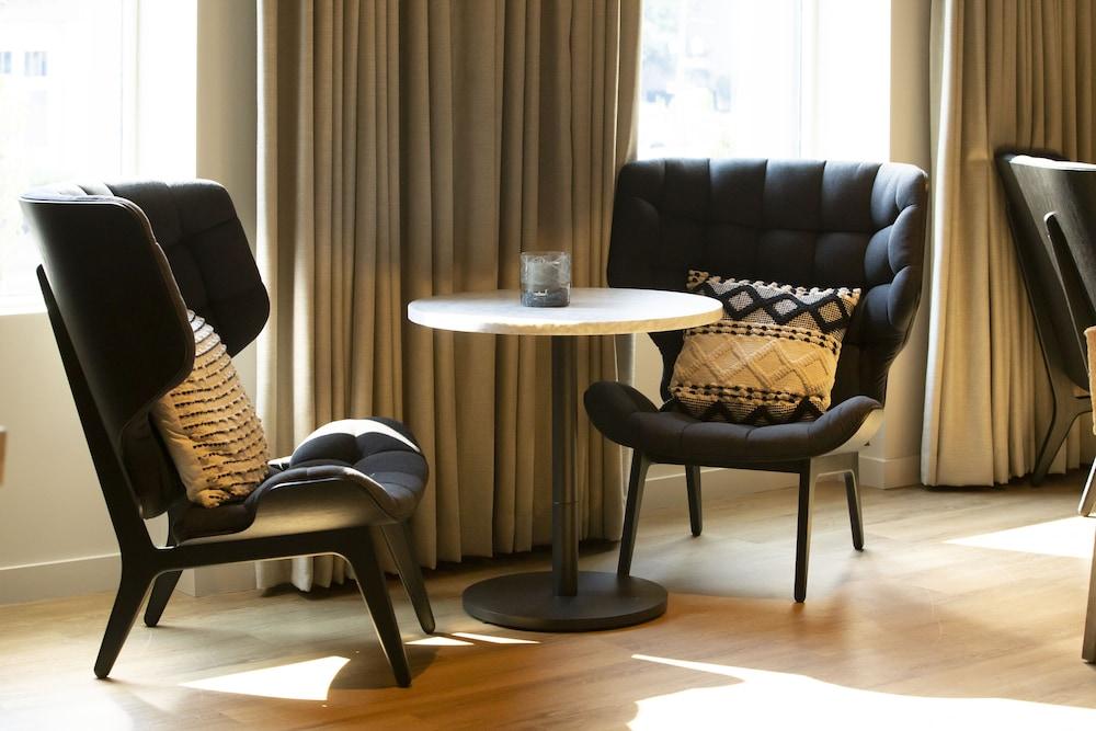 The Lloyd Stamford, Tapestry Collection By Hilton Hotell Exteriör bild