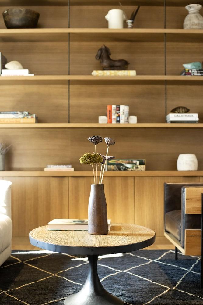 The Lloyd Stamford, Tapestry Collection By Hilton Hotell Exteriör bild