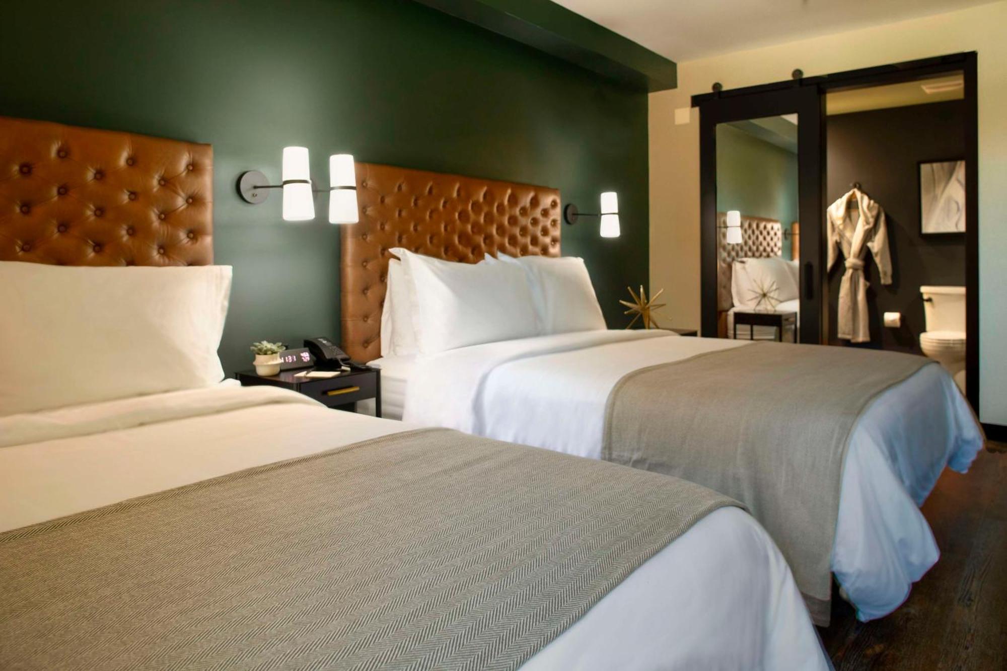 The Lloyd Stamford, Tapestry Collection By Hilton Hotell Exteriör bild