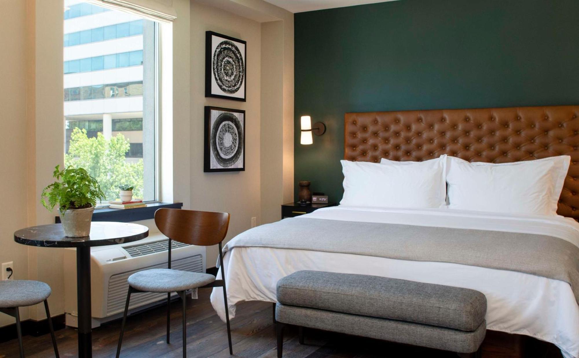 The Lloyd Stamford, Tapestry Collection By Hilton Hotell Exteriör bild