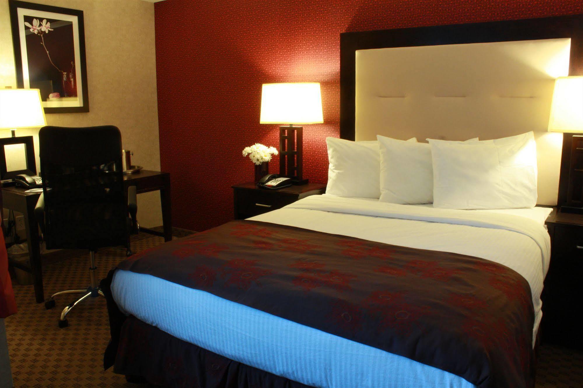 The Lloyd Stamford, Tapestry Collection By Hilton Hotell Exteriör bild